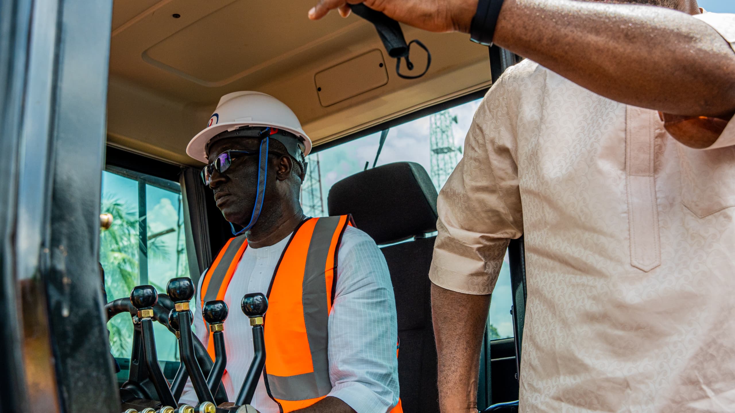 GOV OKPEBHOLO FLAGS-OFF 14KM ROAD LINKING GODWIN OBASEKI’S COMMUNITY, NINE OTHERS IN EDO