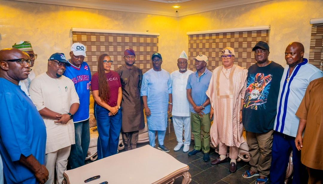 Okpebholo, Oshiomhole Lead APC Delegation on Condolence Visit to Edo Deputy Gov